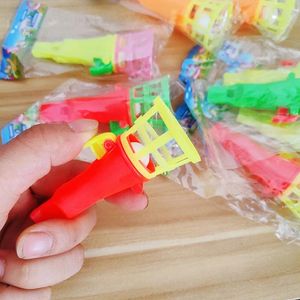 Partybevorzugung 30pcs Lustige bunte Eiswerfer -Spielzeugspiele für Kindertag Geburtstag Pinata gefülltes Bag Giveaway Geschenke