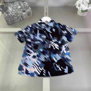 Yeni bebek gömlek yaz çocuk tasarımcısı kıyafet boyutu 100-150 cm renkli kamuflaj tasarım çocuk hırka kısa kollu kızlar erkek bluzlar 24 mayıs
