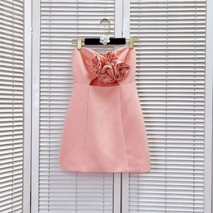 5006 2024 Vestido de pista da primavera Vestido de verão de volta a rosa marca de pescoço do mesmo estilo vestido feminino moda de alta qualidade xilou