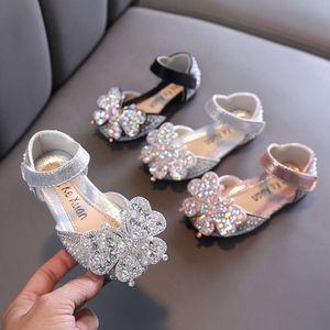 Kızın Mary Janes Rhinestone Kelebek Bling Çocukları Slip Olmayan Deri Ayakkabılar Çok yönlü çocuklar Prenses Glitter Pearl Flats Sandalet