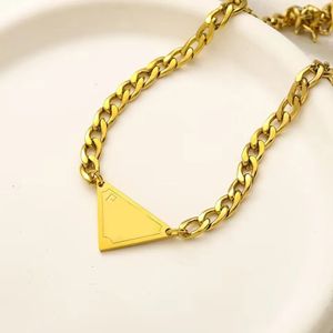 Designer Silver Color Mens Necklace Women Triangle Letters Love Trendy Punk Men Emamel Cool Street Womens Pendants Halsband Damkedjor Luxury Jewlery Q6