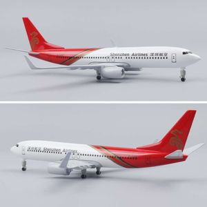 Aircraft Model 20cm 1:400 Shenzhen Airlines B737 Metal Replica Alloy Material With Landing Gear Wheels Ornament Toy Gift