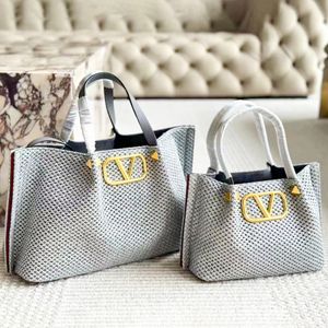 Summer vlogo weave Beach bag designer purse and handbag large raffias rivet Shoulder bag Womens fashion Straw clutch mens handbag luxury travel Crossbody tote bags