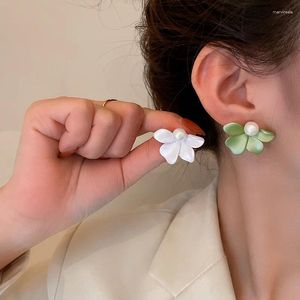 Studörhängen 2024 Pearl Petal Female Flower Shape Statement For Girls Party Fashion Jewelry Women's Accessories