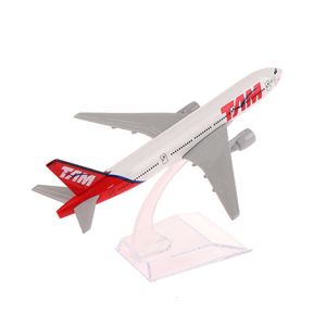 Metallskala 1: 400 Flugzeug Replik Brasilianer Tam Boeing 777 Flugzeugsteigermodell Luftfahrtebene Sammlerstücksspielzeug für Jungen