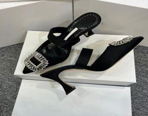 우아한 브랜드 Prietasli Sandals 신발 Twotone Satin Slingback Pumps Crystal Buckle Mules 장식 파티 웨딩 레이디 슬리퍼 8390689
