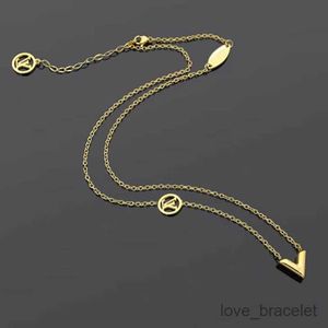 Designer V halsband kvinnor rostfritt stål guldkedja halsband mode par smycken gåvor för kvinna tillbehör grossist