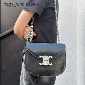 Design Bag Stores Are 70% Off Strict Selection of 2024 Triumphal Arch Bag Flip Lid Lock Buckle Trendy Versatile Chain Crossbody One Shoulder Candy Color SaddleDK3Q