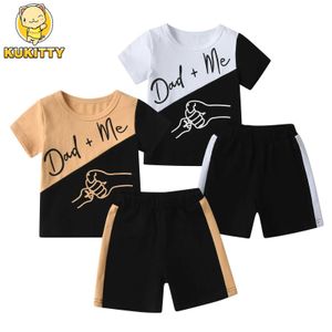 Conjuntos de roupas de 1 a 4 anos de idade fofa para bebês menino de verão de verão de 2 peças conjunto de roupas recém-impresso de mangas curtas de mangas curtas Top t-shirt com shorts Conjunto J240518