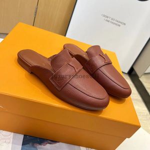 Capri Mokasyny Sandały Desiger Buty Kobiety oryginalne skórzane kapcie płaskie muły slingback borkie leniwe muła letnia plaża klapki 5.17 04