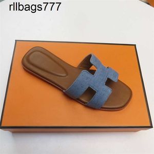 Hem Designer Slipper Classic Oran för kvinnor att bära i sommarfasionbara och mångsidiga Sals 2024 Turism Vacation Beac Soes Flat Bottom Original Hig Quality