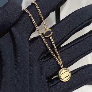 Rund dubbel bokstav hänge bokstäver designer halsband smycken 18k guld rostfritt stål märke halsband män kvinnor bröllop fest gåvor trendig personlighetskedja