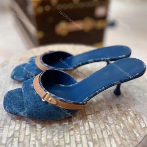 Sandali di tacchi Famous Designer Women Denim Canvas Dress Dress Scarpe Troundbacks Slingbacks di qualità in pelle Slipisti con tacco alto serata