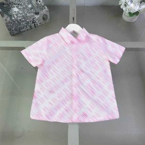 新しいベイビーシャツの夏の子供デザイナー服サイズ100-150 cmかわいいピンクのレタープリントチャイルドカーディガン半袖女の子の男の子のブラウス24メイ