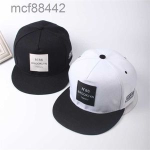 New Men Women Brooklyn Letters Solid Color Patch Baseball Cap Hip Hop Caps Skórzane słone