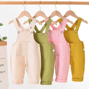 Jumpsuits Childrens cotton thin pendant pants for baby girls and boys denim pants for casual and loose fitting girls childrens jumpsuit Y240520O8YT