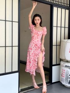 Sommer 2024 Kurzarm rosa floraldrucke Rüschen geteiltes Kleid für Frauen Vintage High Taille Holiday Evening Party Kleider Koreanisch