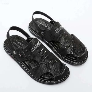 Slippers Sandals Fashion Soft-Soled Outdoor Outdoor Non-Slip Dual-Use Driving Men Fery Trend Leisure Beach Shoes 685