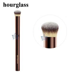 Hourglass Seamless Finish Concealer Brush Angled Concealer Brush Face Buildable Coverage Liquid Cream Stick Blending Makeup Tool 240518