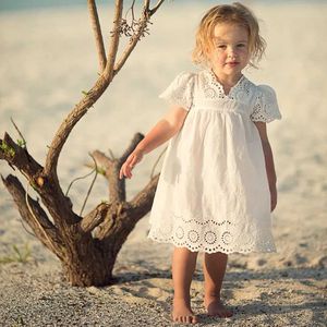 Flickans klänningar Little Maid Summer Dress Cute White Princess Dress Beautiful Casual Childrens kläder 2-7 år D240520