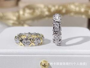 Designer Brand 16 Stone Cross Diamond Ring Instagram Couple 18k Gold Premium Luxury and Exquisite for Women