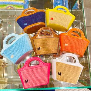 Luxury Straw Tote Basket Handbag Woman Bag Rem Raffias Pochette Fashion Crossbody Designer Bag man axel strand virkning väska topphandtag koppling väv hinkväskor