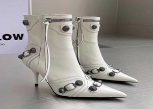 أحذية Highheeled Women 039S أحذية جديدة من جلد الغنم الأبيض المدببة بوكيل معدني Decoration5828044