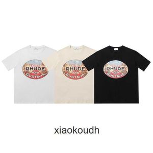 RHUDE High End Designer T Shirts For Chaopai Landscape Letter Printing Casual Par Round Neck Kort ärm T-shirt för män med 1: 1 Original etiketter