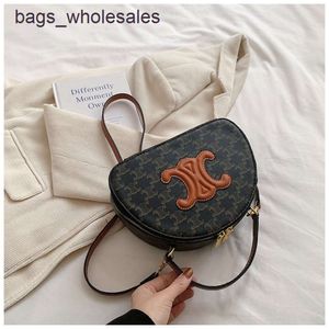 As bolsas são vendidas baratas na bolsa de saco de inverno para lojas New Triumphal Saco de moda da moda e versátil com senso de luxuriantek3o9