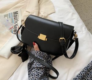 Bag Luxurys sbag Women039s 2021 New Japanese and Korean Fashion One Shoulder Messenger Solid Texture Small Square5982660