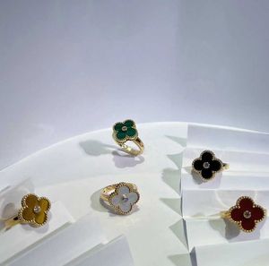 Vaned Rings Creative Design Ring Boutique Boutique Fashion V-Gold Womens Natural Agate Толстый 18-каратный золотой Lucky Flower с кольцами логотипа
