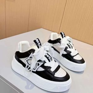 2024 NY DESIGNER Naken Wolfe Snatch Designer Tjock Soled Board Shoes Slider Snatch Sneakers Kosa Sinner Hyde Heidi City Women's Platform Mass Size 35-40 4EE