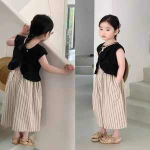 Giyim Setleri Çocuk Kız Giyim Setleri Yaz Koreli İnce Kolsuz Piller Kız Set Çocukları Nefes Alabilir Üst Geniş Bacak Pantolon İki Parçalı Takım Y240520F7WX