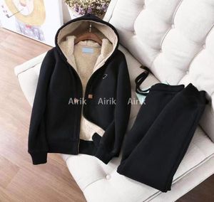 Brand Women039s Two Piece Pants Set Tracksuits Summer Inverted Triangle Collar Sleeve jacket With Loose pant Casual Suit Women 7464589