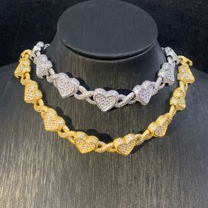 2024 Bling Кубическая циркония кубинская цепная ожерелье Сердце для женщин для женщин