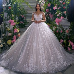 Luxuriöser Sheer V-Ausschnitt A-Linie Hochzeitskleid zarte Perlenperlen Aplliques Spitzenschmelzhülle Brautkleider bodenlangen Hofzug