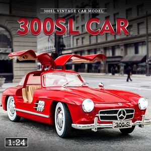 Diecast Model Cars Diecast 1/24シミュレーションBenz 300SL Vintage Car Model Sound Light Collective Voitureミニチュアホーム装飾玩具車両ギフトY240520NE4L