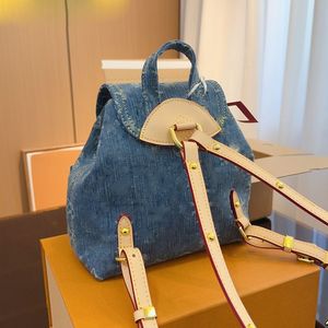 23fw Mini Womens Denim Rucksack Suftiger Taschen Diagonal Crossbody Bag Luxusdesigner Handtaschen für Frauen Kartenhalter kleiner Größe 22 cm HCQVN