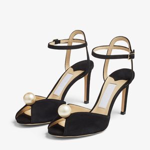 Mode kvinnor sacora 85 mm pumpar svarta mocka sandaler med pärlor Italien ankel sling fisk mun slingback strass designer bröllop fest sandal hög klackar låda eu 35-43