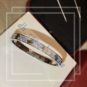 Luxury Top Fine Brand Bangle Cirtiere Armband smycken för kvinnor Skruvmejsel tjock design rosguld diamant kärlek armband bröllop engagemang skruv armband varmt