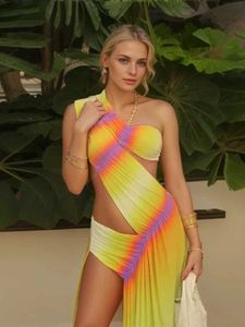 Grundläggande casual klänningar Kvinnor Sexig en axelklipp Gradient Lång kjol Kvinnor Ny sneda axelställning Mesh Dress Womens Beach Clothes Robe J240516