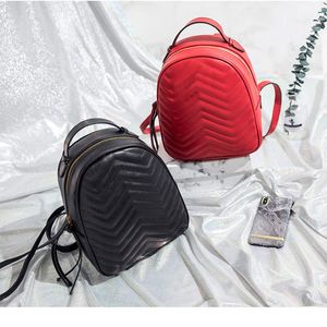 Designer- ryggsäck kvinnor berömda ryggsäckar fritidsskolväska mode läder quiltad mochila designer kvinnliga väskor Italien väska 235o