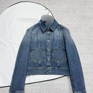 Дизайнерская куртка Женская короткая джинсовая джинсовая куртка с высокой улицей стерео пуговица вышивка сплайсинга