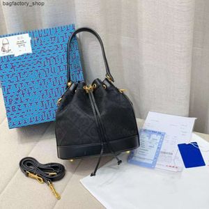 Luxury Discount Handbag Designer Crossbody Bag Axel Bag Womens Bag Canvas Single Shoulder Strap DrapString Lock Buckle Old Flower Water Hucket Bag VJLX