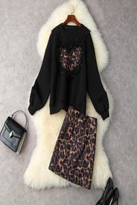 2023 Spring Long Sleeve Two Piece Suits Round Neck Black Paneled Heart Sweatshirt Hög midja Leopardtryck Mini Kort kjol 2 P4202973
