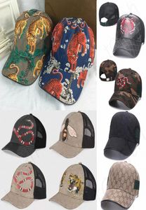 Yüksek kaliteli sokak kapağı moda beyzbol kapakları erkek kadın spor şapka arı çilek yılan kaplan hayvan ayarlanabilir top şapkalar 22 renk6169518
