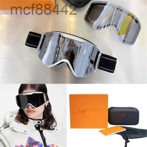 Mens Designer Ski Goggles for Women Cycling Sunglasses Luxury Large Factory Eyewear Glasses with Magnetic Fashion Cool Uv7097675