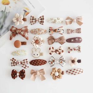 Hårtillbehör 4-stycken/set Mini Baby Girl Hair Clip Sweet Flower Bunny Princess Hair Clip Lämplig för unga flickor Söta sidoslag Hårklipptillbehör D240520