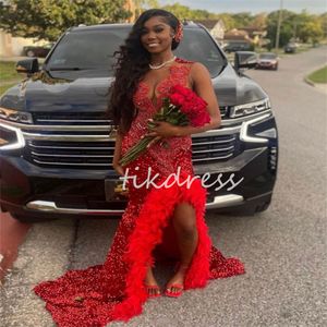 Bling Red Prom Kleider mit Feder sexy Frontschlitz Mermaid Black Girls Abendkleid 2024 Crystal Dance Formale Geburtstagskleid Elegante Luxus -Verlobungsfeier -Kleid