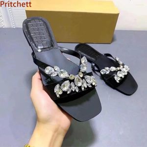 Sapatos casuais Stromestone Straps retos chinelos planos com dedo quadrado deslize em sólido verão de verão ao ar livre feminino 2024